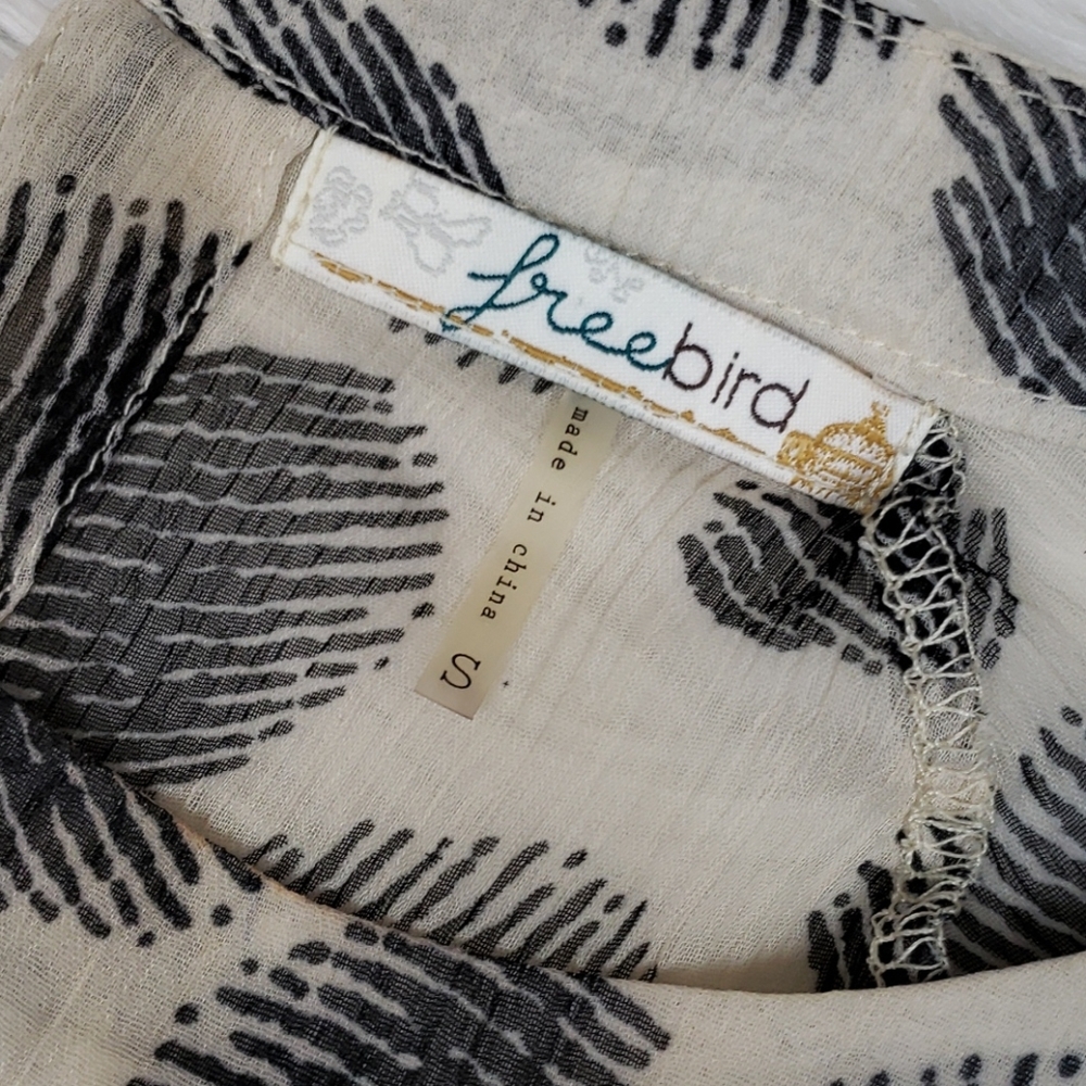 {Free Bird|Anthro} Long Sleeve Sheer Top Open Back - Picture 8 of 8
